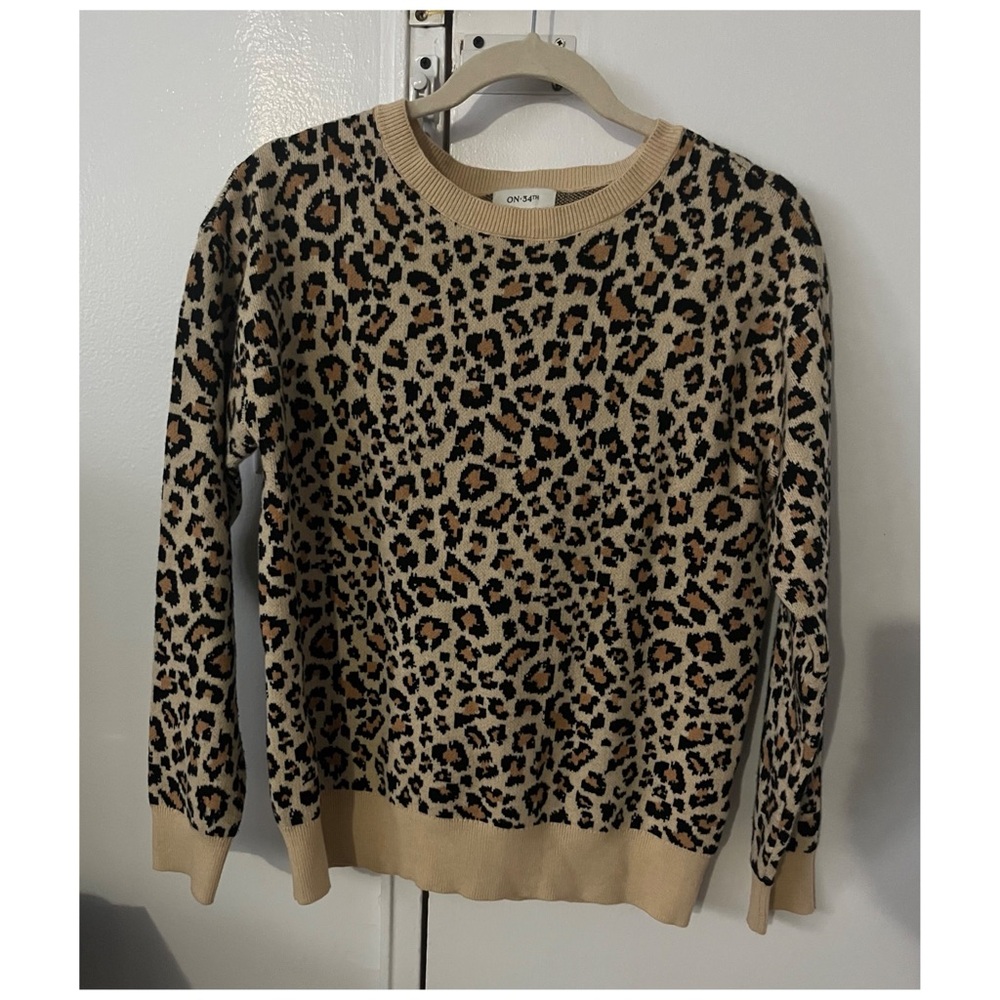 On 34th Leopard print sweater Size M